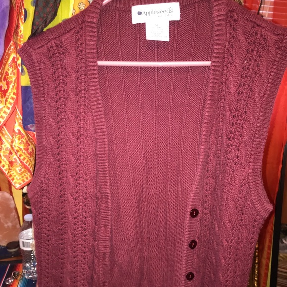 Maroon knit vest - Picture 1 of 2